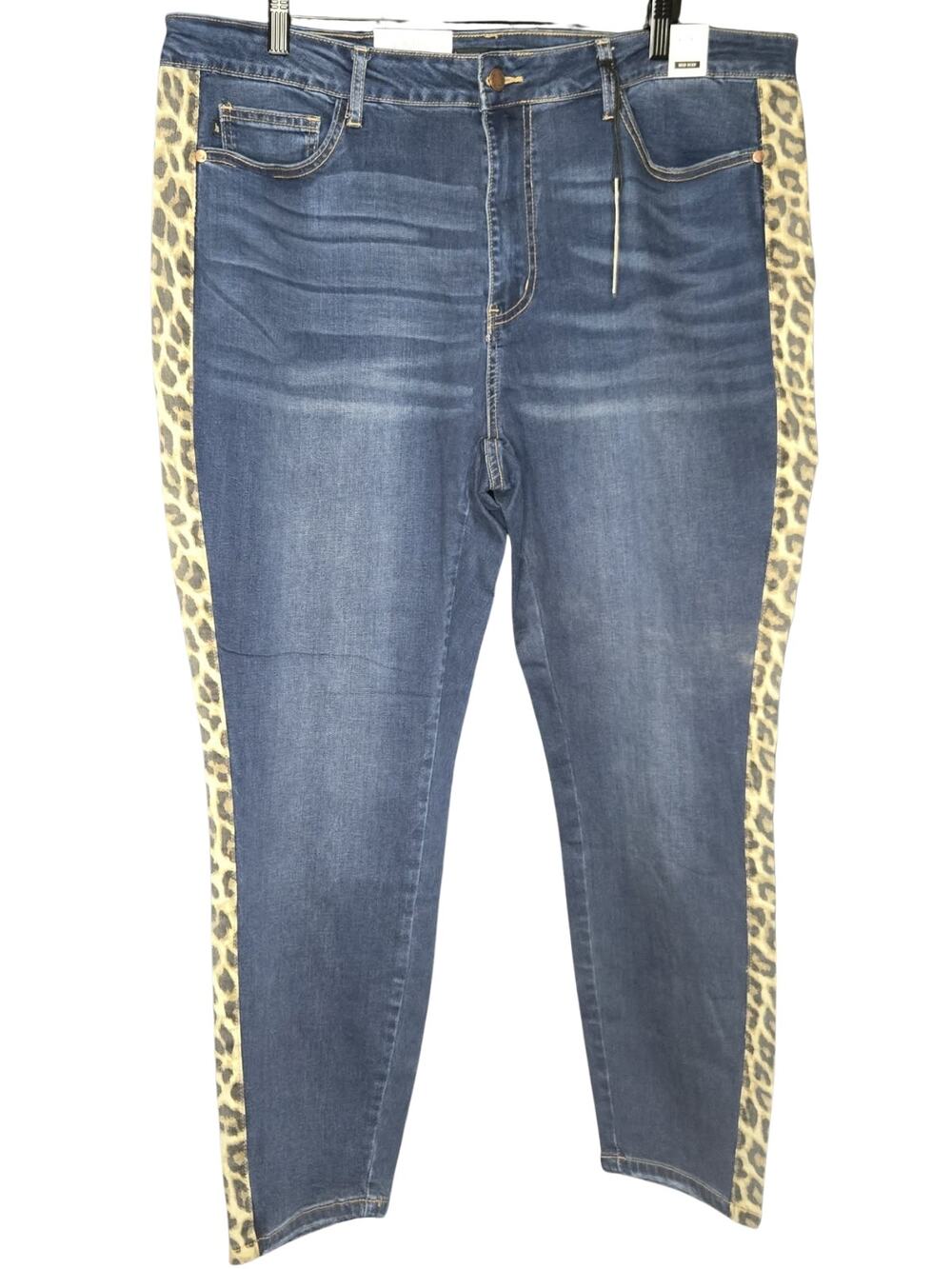Judy Blue Mid Rise Leopard Panel Skinny Jean Size 22W NWT Medium Wash